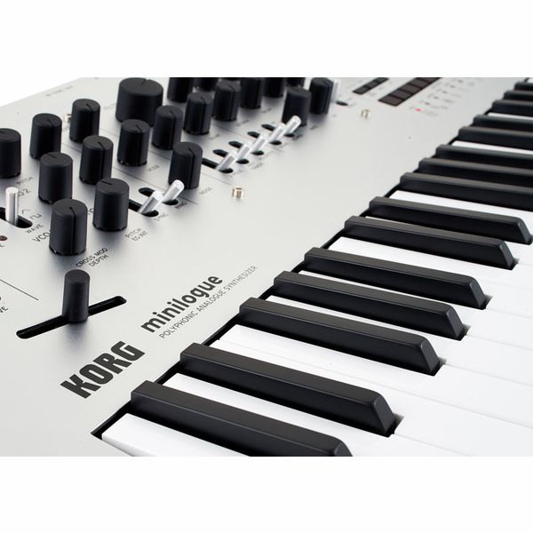 Korg Minilogue Korg Minilogue