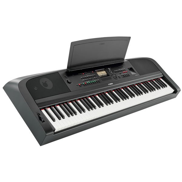 Yamaha DGX-670